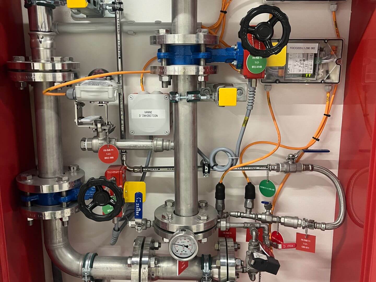 Industrial piping valve assemblies and gauges